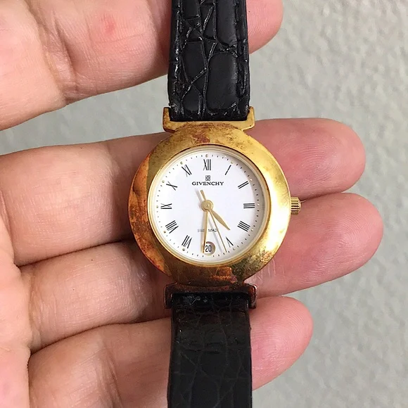 Givenchy Pink Quartz 4 G Silver
Watch | 25.5mm/6in | Full Inclusion Givenchy givenchy watch silver - Gem main image 2